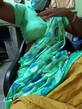 Snapshot of Tamilselviroja- chatting on 04.30.26 Tamilselviroja- online show from 04.30.26