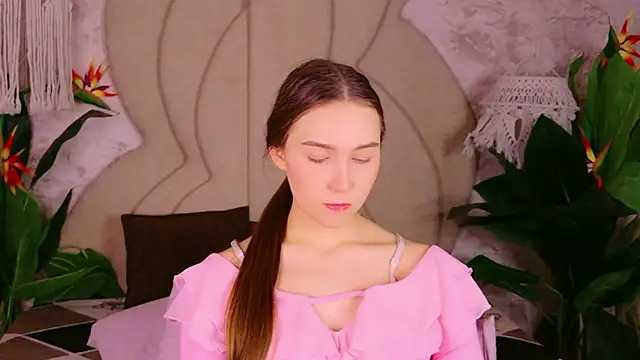 OliviaLay online show from 01.11.26