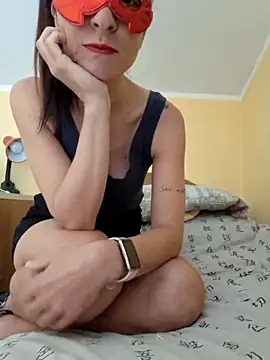 Snapshot of SonoSoloTua chatting on 10.13.25 SonoSoloTua online show from 10.13.25