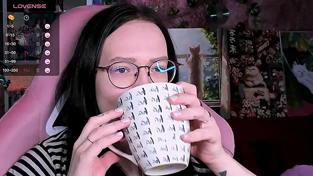 Snapshot of power_robynn chatting on 06.15.26 power robynn online show from 06.15.26