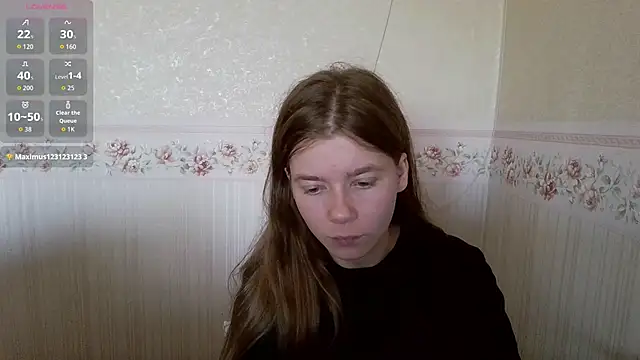 Snapshot of 0nlyLola chatting on 10.25.25 0nlyLola online show from 10.25.25