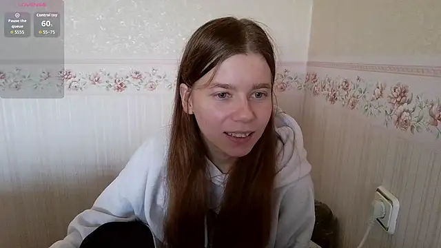 0nlyLola online show from 11.06.25