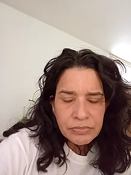 Snapshot of MoritaSalvaj chatting on 10.13.25 MoritaSalvaj online show from 10.13.25