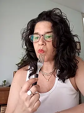 Snapshot of MoritaSalvaj chatting on 10.14.25 MoritaSalvaj online show from 10.14.25