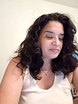 Snapshot of MoritaSalvaj chatting on 10.17.25 MoritaSalvaj online show from 10.17.25