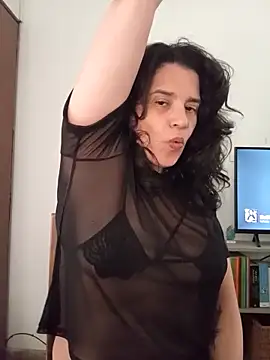 Snapshot of MoritaSalvaj chatting on 10.20.25 MoritaSalvaj online show from 10.20.25