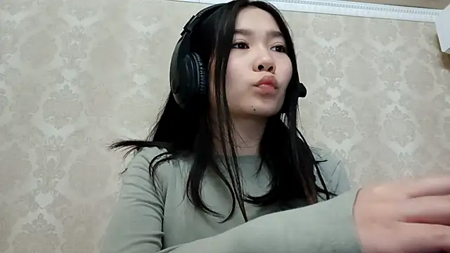 YukiShaapan online show from 10.16.25