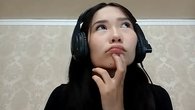 YukiShaapan online show from 10.18.25