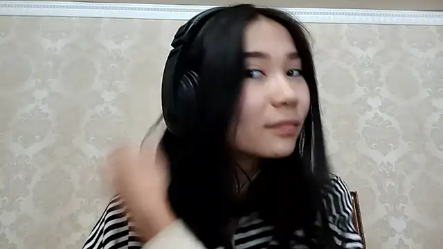 YukiShaapan online show from 10.21.25