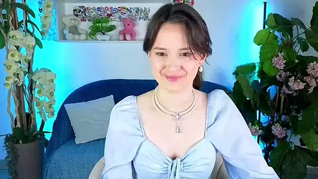 Snapshot of EvaSwen chatting on 10.23.25 EvaSwen online show from 10.23.25