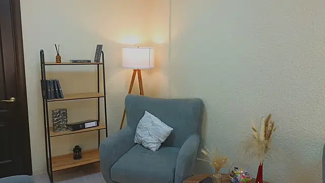Snapshot of Kimberly_Roberts__ chatting on 10.11.25 Kimberly Roberts   online show from 10.11.25
