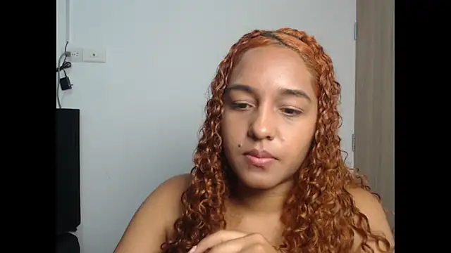 Snapshot of SelenaMoon_12 chatting on 10.02.25 SelenaMoon 12 online show from 10.02.25