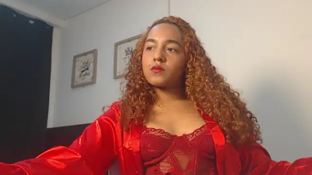 Snapshot of SelenaMoon_12 chatting on 10.13.25 SelenaMoon 12 online show from 10.13.25
