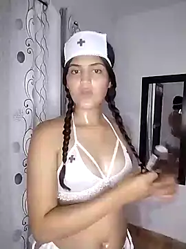 Snapshot of Valery_Margie chatting on 11.04.25 Valery Margie online show from 11.04.25