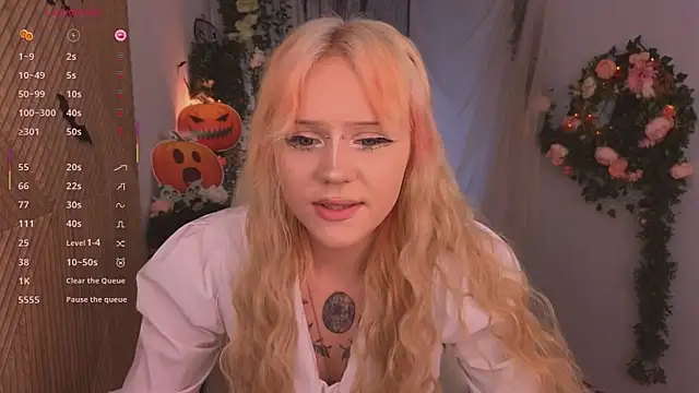 Snapshot of kitten_murray_ chatting on 10.24.25 kitten murray  online show from 10.24.25