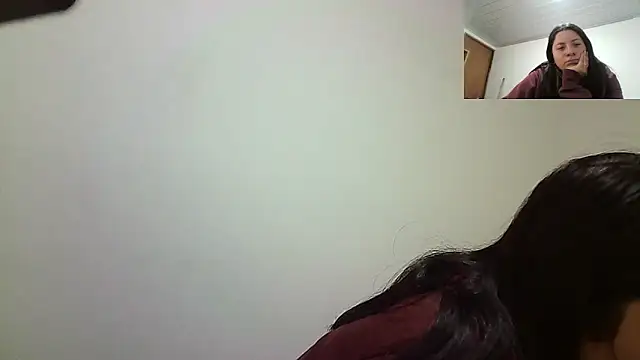 Snapshot of Honey_Alix chatting on 11.15.25 Honey Alix online show from 11.15.25