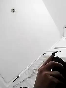 Snapshot of RobertaxGutierrez chatting on 10.14.25 RobertaxGutierrez online show from 10.14.25