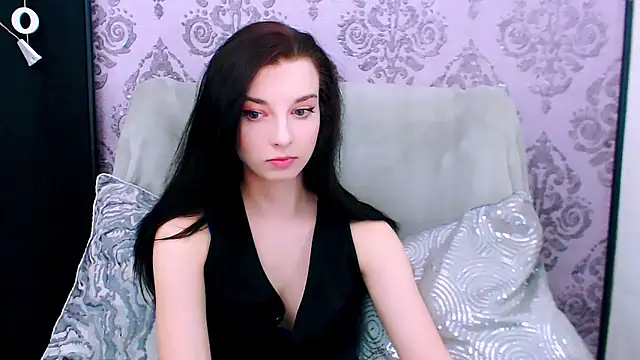 Snapshot of DominantLuna chatting on 05.26.26 DominantLuna online show from 05.26.26