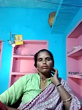 Snapshot of Mohni_cute chatting on 10.17.25 Mohni cute online show from 10.17.25