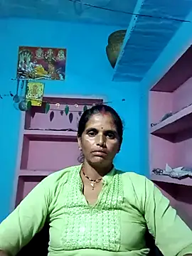 Snapshot of Mohni_cute chatting on 10.25.25 Mohni cute online show from 10.25.25