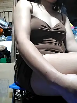 Snapshot of Taylor-r chatting on 10.17.25 Taylor-r online show from 10.17.25