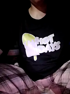 Snapshot of Taylor-r chatting on 10.23.25 Taylor-r online show from 10.23.25