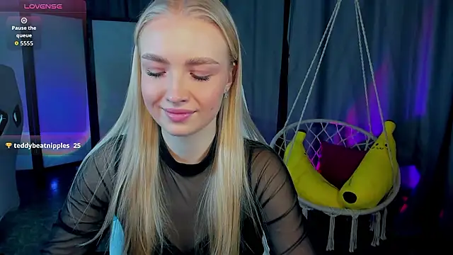 TessaGrays online show from 02.04.26