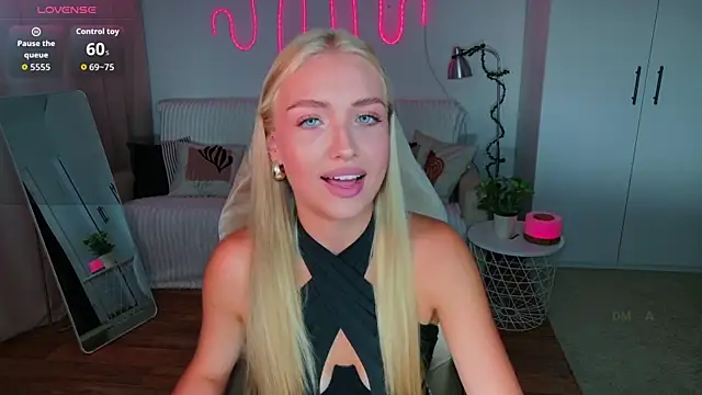 TessaGrays online show from 07.07.26
