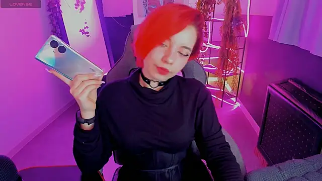 Snapshot of MarcelineChi chatting on 10.20.25 MarcelineChi online show from 10.20.25