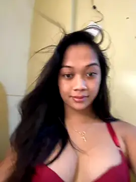 Snapshot of Sweetterra chatting on 10.21.25 Sweetterra online show from 10.21.25