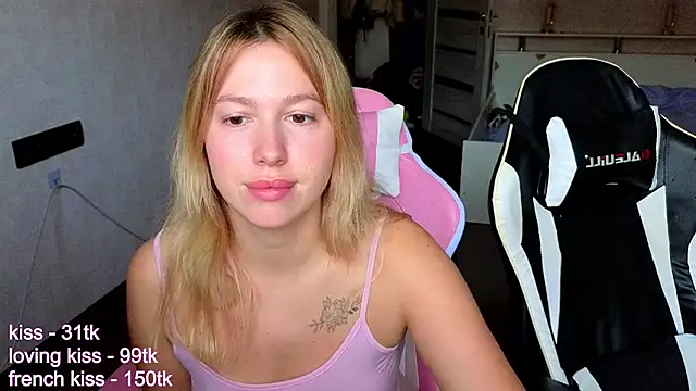 stefany and bettany online show from 10.04.25