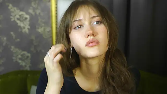 Snapshot of ArianaArtus chatting on 10.02.25 ArianaArtus online show from 10.02.25