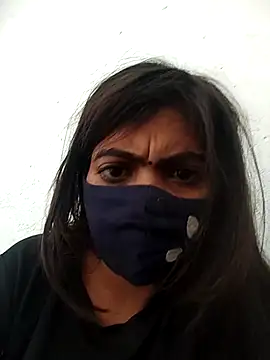 Snapshot of PEEHU-50 chatting on 11.04.25 PEEHU-50 online show from 11.04.25