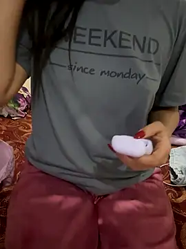 Snapshot of Queen-35 chatting on 11.07.25 Queen-35 online show from 11.07.25