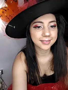 Snapshot of julietta_maxi chatting on 10.25.25 julietta maxi online show from 10.25.25