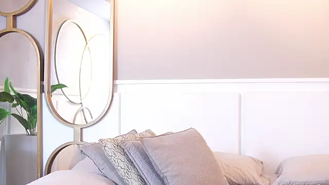 Snapshot of Roxy_Vega chatting on 10.08.25 Roxy Vega online show from 10.08.25