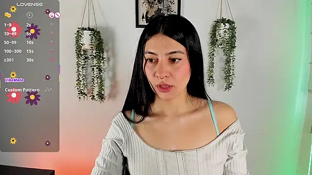 Snapshot of emma-green0 chatting on 10.02.25 emma-green0 online show from 10.02.25