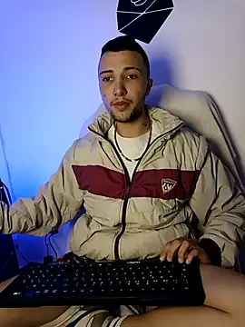 Snapshot of Macallan10 chatting on 09.30.25 Macallan10 online show from 09.30.25