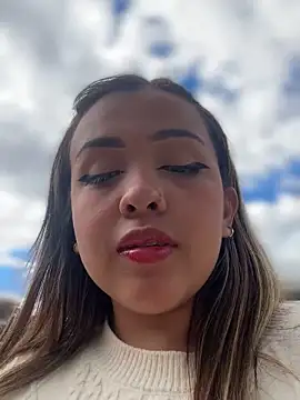 Aura Kaiser online show from 11.01.25