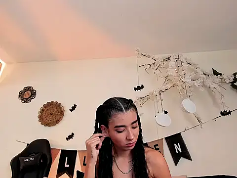 Snapshot of cloe_taylor__ chatting on 10.08.25 cloe taylor   online show from 10.08.25