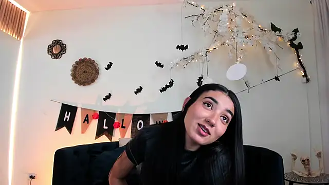 Snapshot of cloe_taylor__ chatting on 10.14.25 cloe taylor   online show from 10.14.25