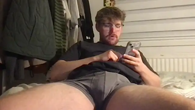 Snapshot of Angus80085 chatting on 10.22.25 Angus80085 online show from 10.22.25