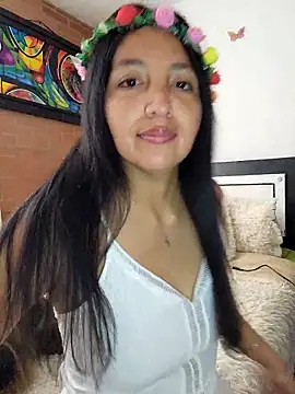 Claris milk online show from 10.14.25