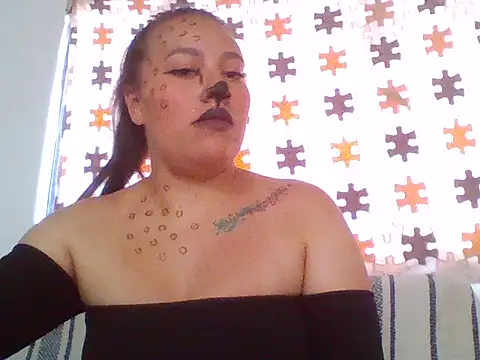 Snapshot of Meloddy__ chatting on 10.16.25 Meloddy   online show from 10.16.25