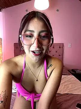 saramooon online show from 11.18.25