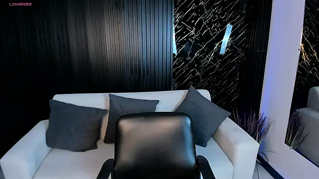 VenusCooper online show from 11.08.25