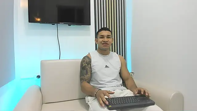 Snapshot of venedic_bull chatting on 10.02.25 venedic bull online show from 10.02.25