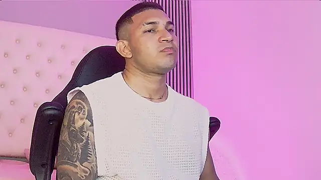 Snapshot of venedic_bull chatting on 10.13.25 venedic bull online show from 10.13.25