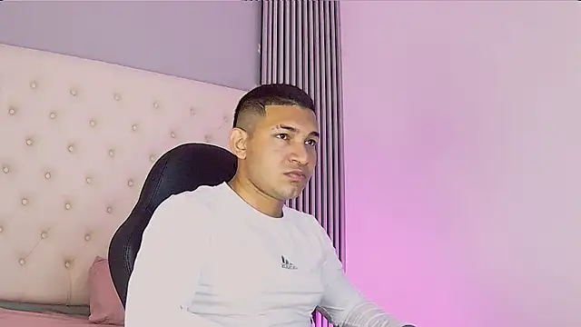 Snapshot of venedic_bull chatting on 10.16.25 venedic bull online show from 10.16.25