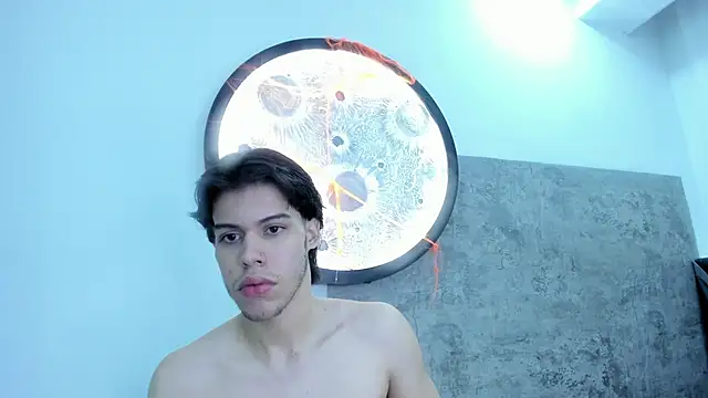 Snapshot of Lucian_grey chatting on 10.12.25 Lucian grey online show from 10.12.25